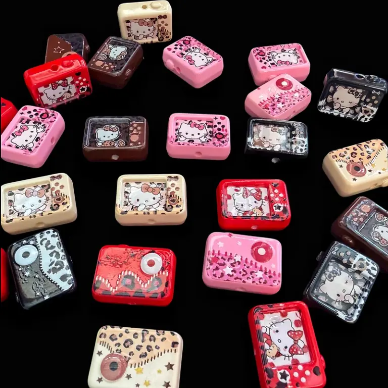 Hello Kitty TV Resin Charm 20×27mm